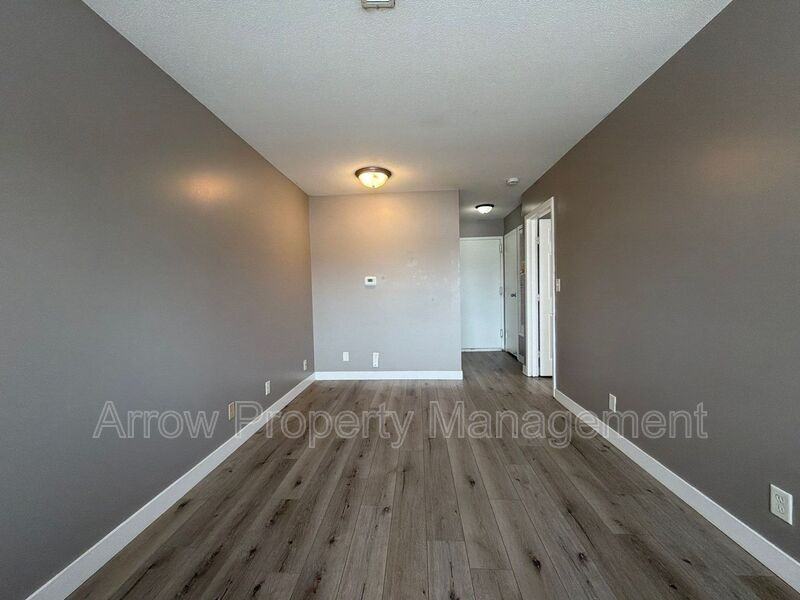 1111 E St #3 - Photo 4 of 10