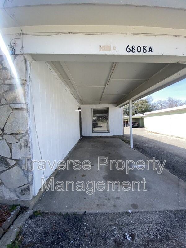 6808 Trail Lake Dr #A - Photo 3 of 24