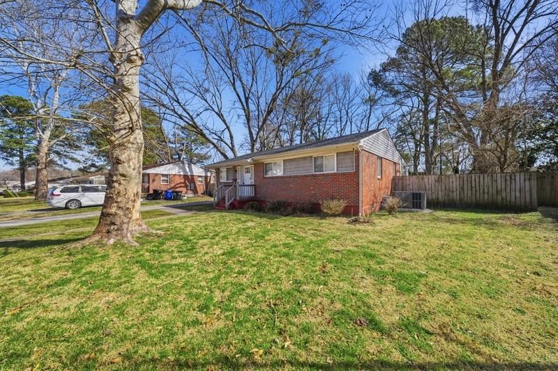 613 Normandy St - Photo 3 of 28