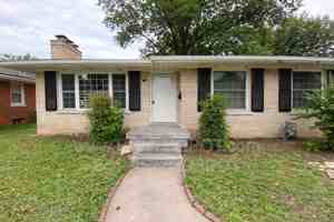 featured image of 112 S Lincoln Park Dr