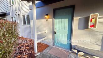 354 Nw Edvard St #C - Photo 1 of 1