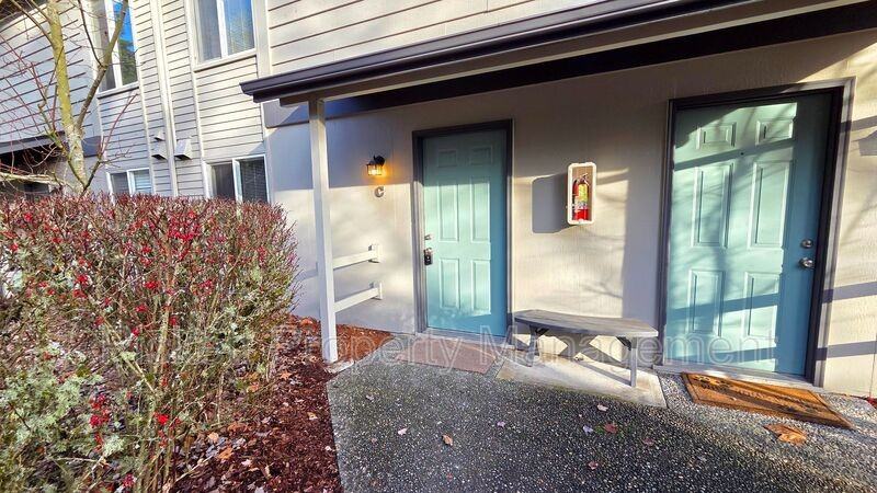 354 Nw Edvard St #C - Photo 2 of 27