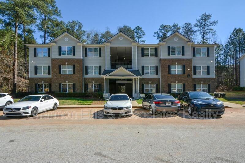 8304 Fairington Village Dr - Photo 2 of 33