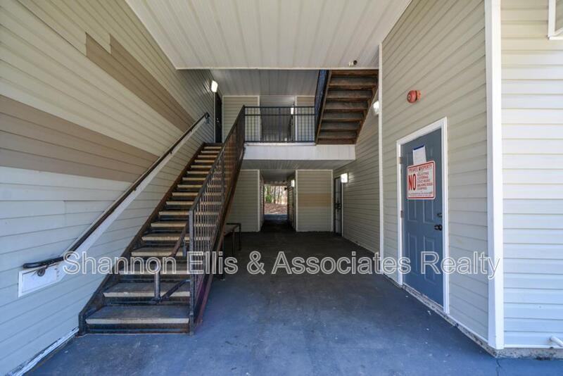 8304 Fairington Village Dr - Photo 3 of 33