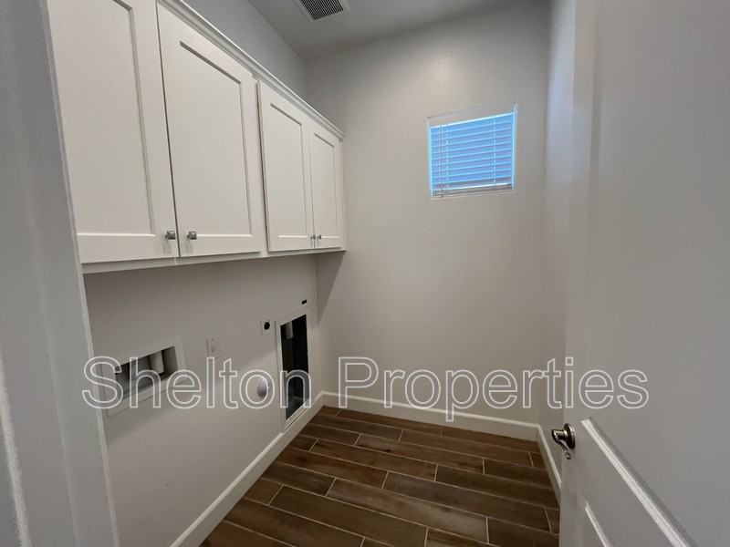 20711 W Medlock Dr - Photo 3 of 13