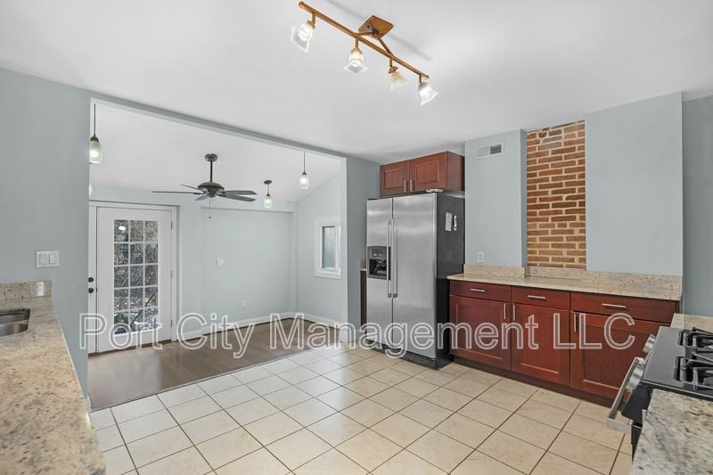 1201 Union Ave - Photo 6 of 24