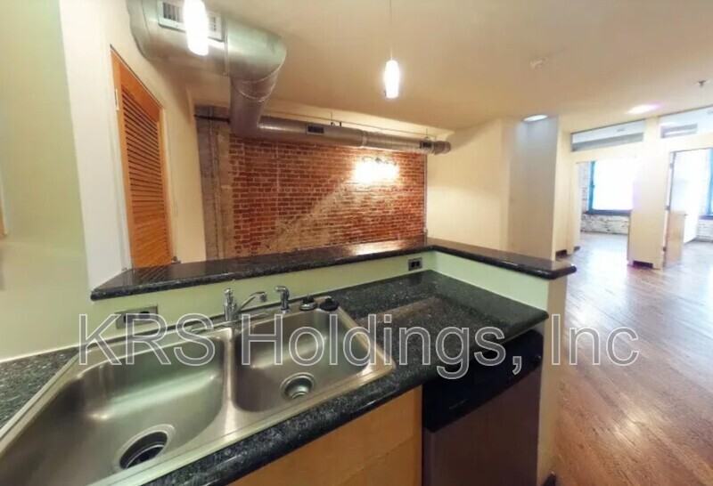 1318 W Broad St #308 - Photo 3 of 8