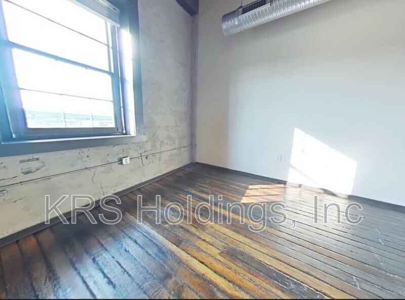 1318 W Broad St #308 - Photo 7 of 8