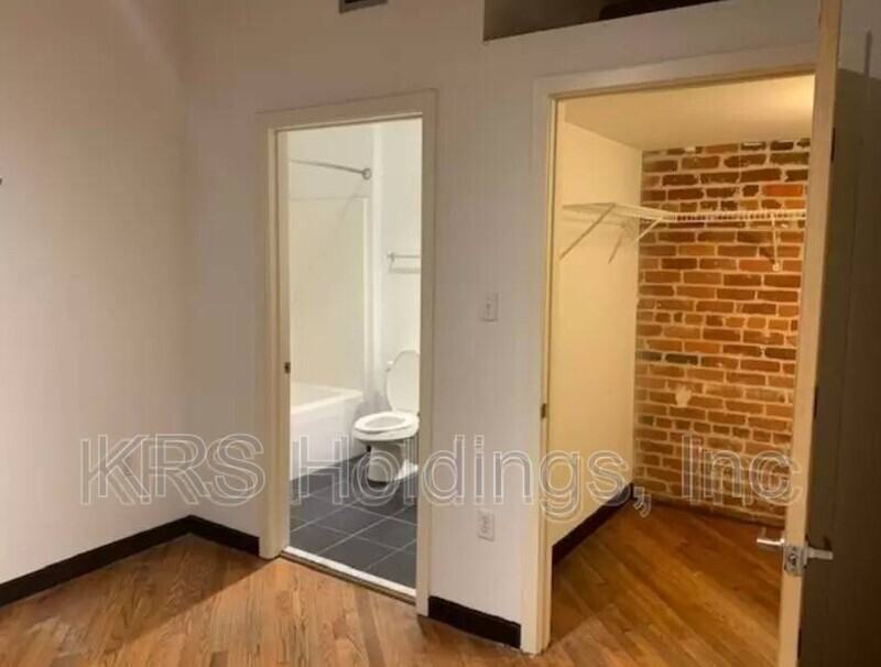 1318 W Broad St #204 - Photo 3 of 4