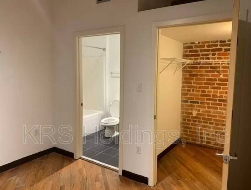1318 W Broad St #204 - Photo 3 of 5