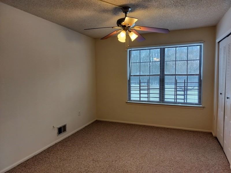 19 Mendrey Ct - Photo 4 of 16