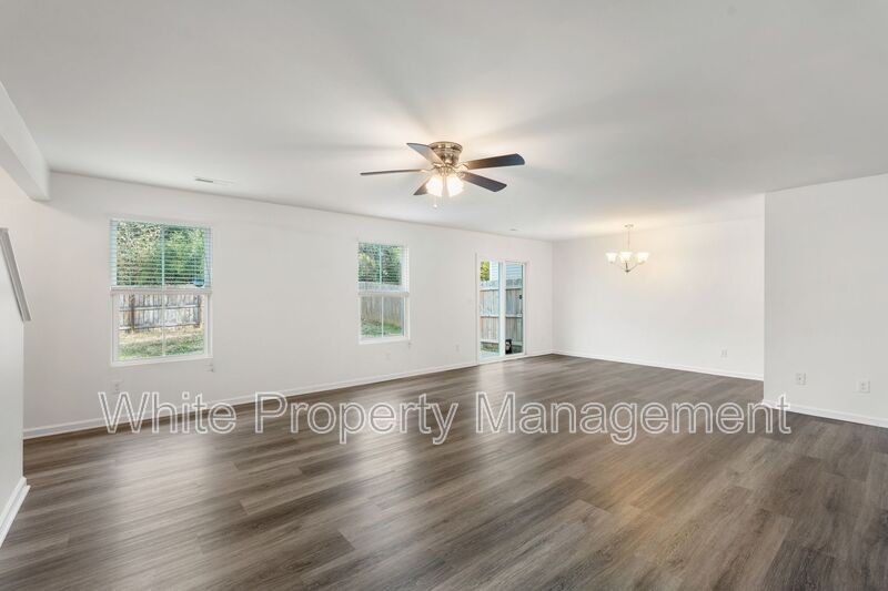 1619 Hooper Ct - Photo 7 of 28