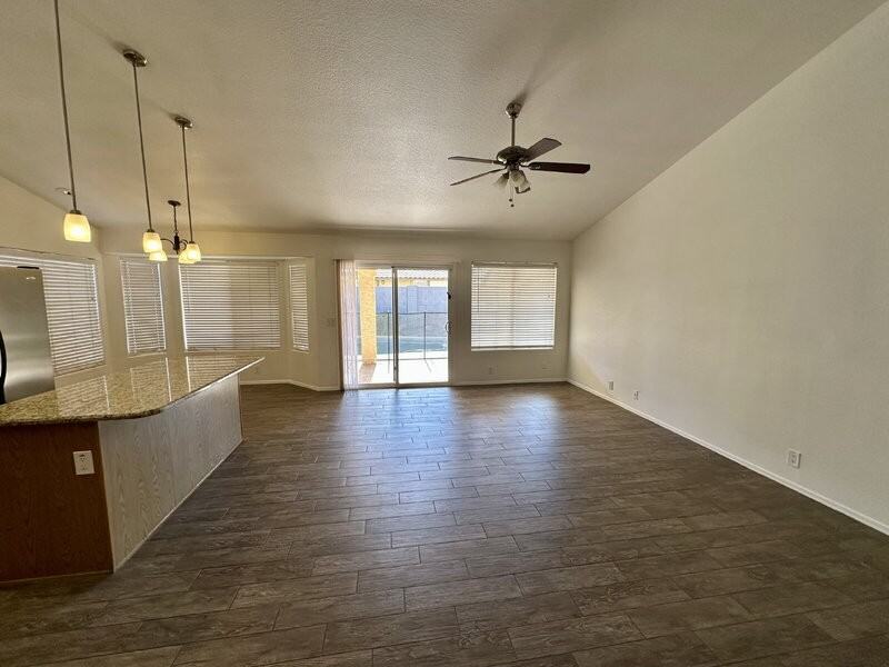 2353 W Hemlock Ct - Photo 7 of 30