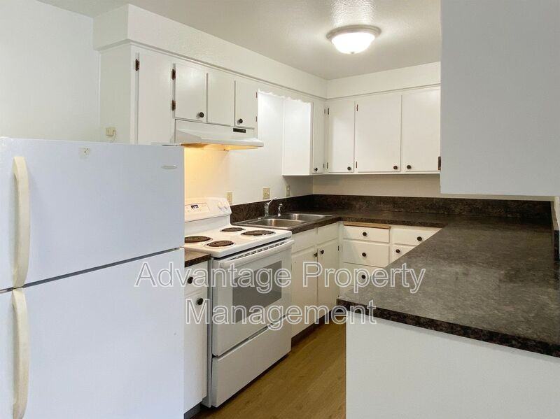 585 Nw Walnut Blvd - Photo 6 of 21