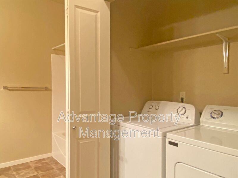 523 Catron St N #523-11 - Photo 6 of 22