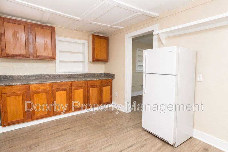 1422 Wilson Rd - Photo 5 of 12