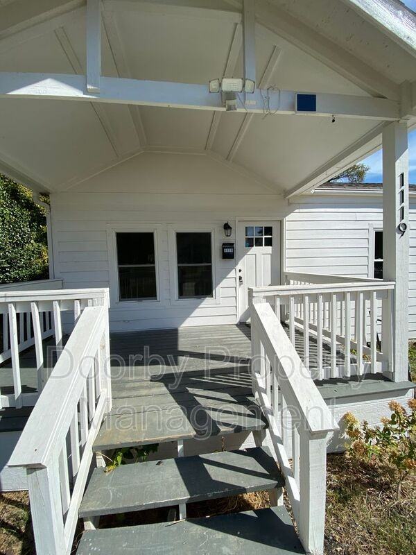 1119 Pierce Ave - Photo 2 of 16