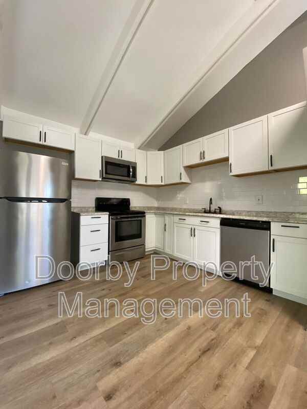 1119 Pierce Ave - Photo 5 of 16