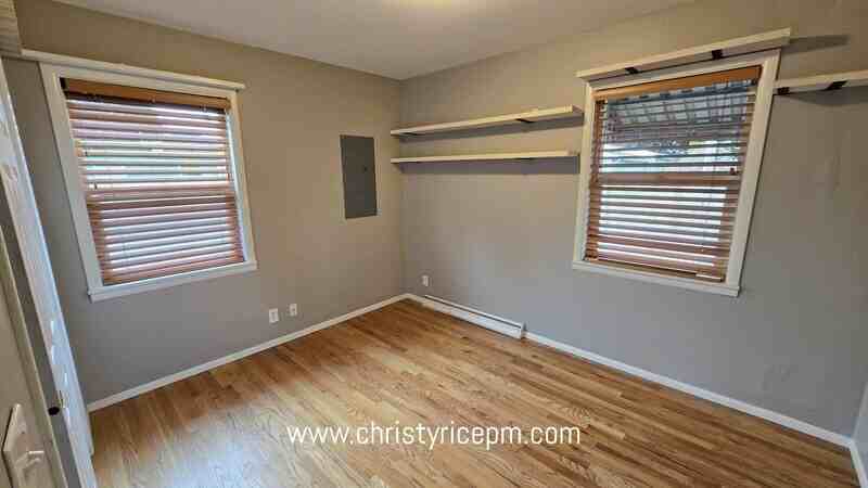 238 Park Pl N - Photo 5 of 18