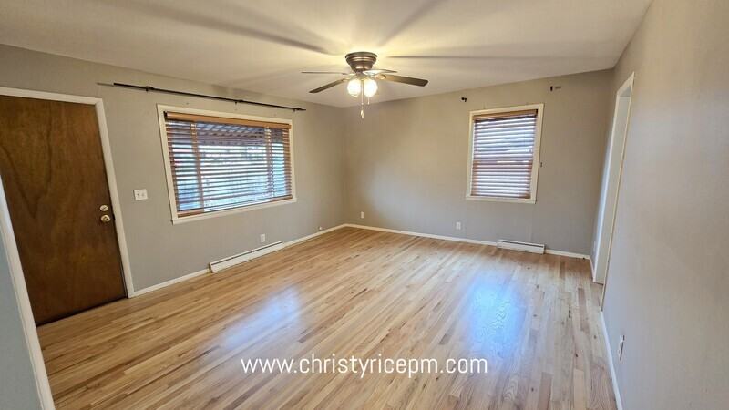 238 Park Pl N - Photo 6 of 18