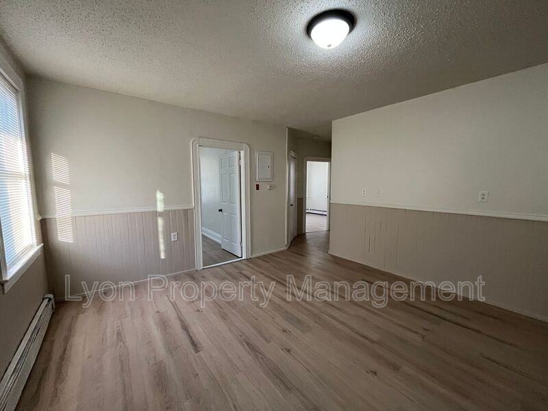 332 Manton Ave #3rdFL - Photo 3 of 9