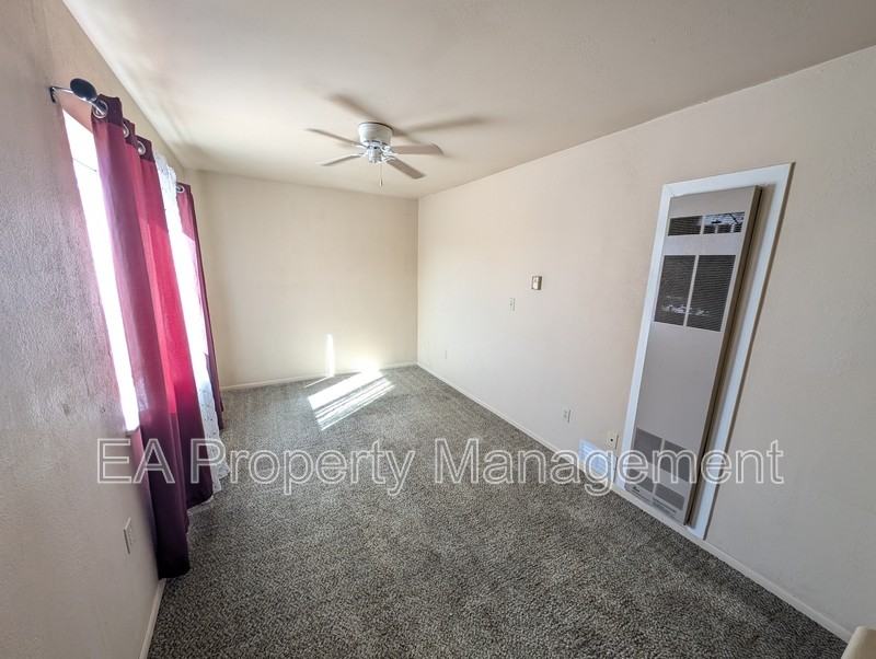 212 65th St Nw #B - Photo 2 of 10