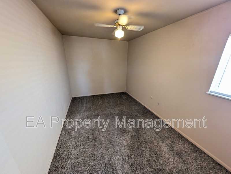 212 65th St Nw #B - Photo 6 of 10