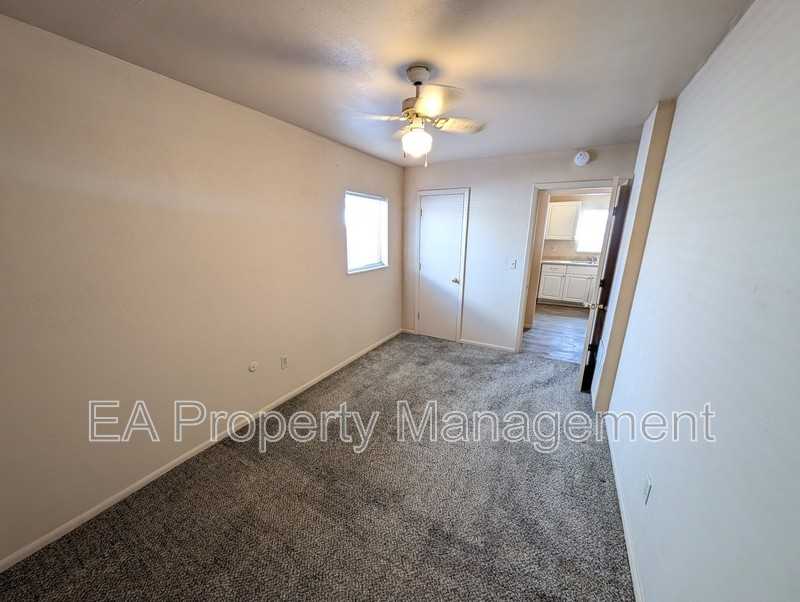 212 65th St Nw #B - Photo 7 of 10