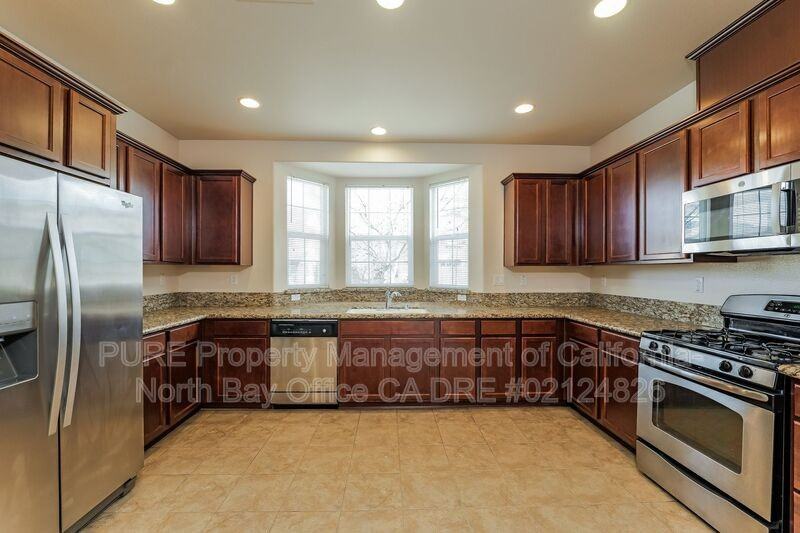 2047 Verbena Dr - Photo 6 of 33