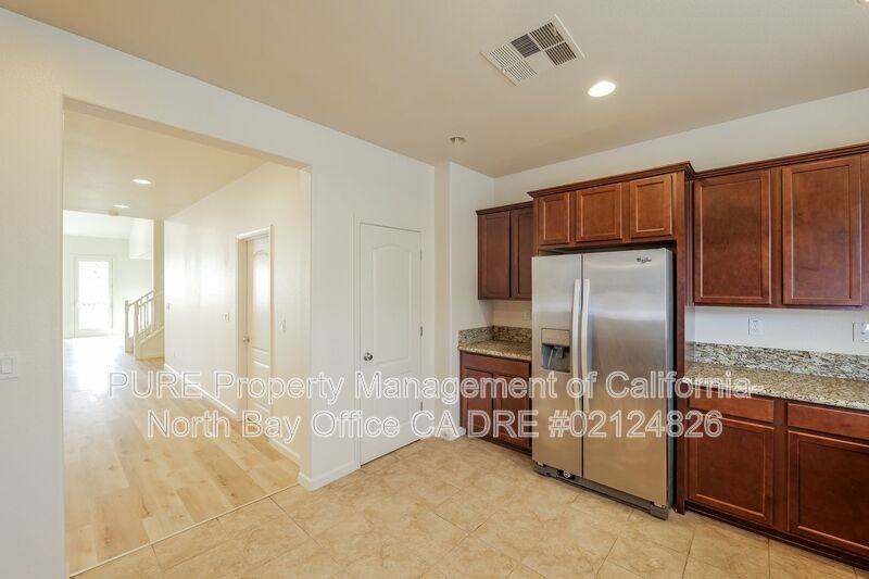 2047 Verbena Dr - Photo 7 of 33