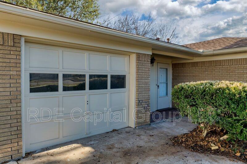 502 Brown St - Photo 3 of 25