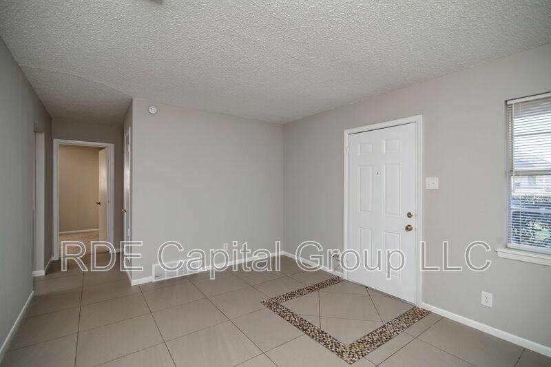502 Brown St - Photo 5 of 25