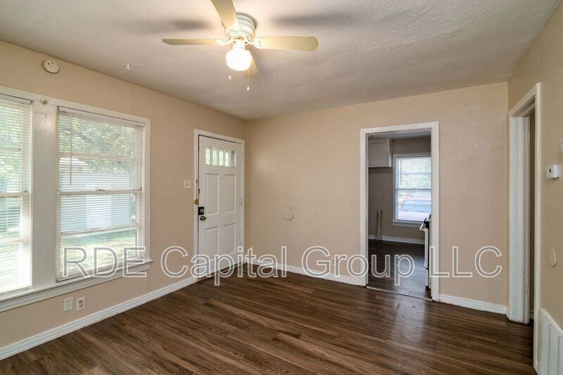 6163 Brocks Ln #B - Photo 6 of 18
