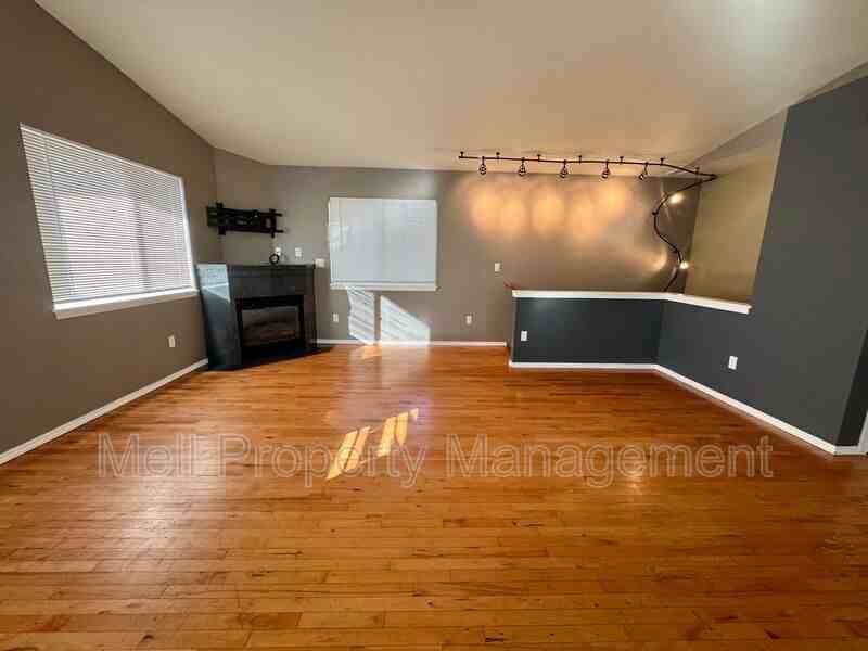 490 Se Alpine Ave - Photo 3 of 25