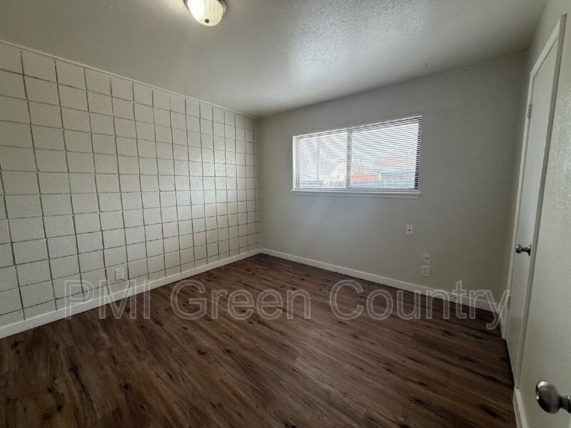 917 N Yale Ave #116 - Photo 5 of 11