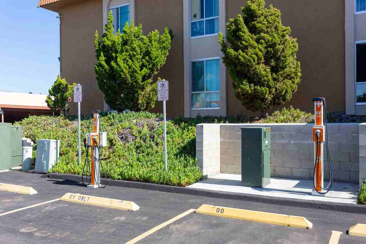 Volterra Apartments - Photo 6 of 9