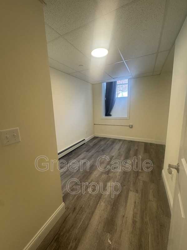 260 College St - Photo 4 of 17
