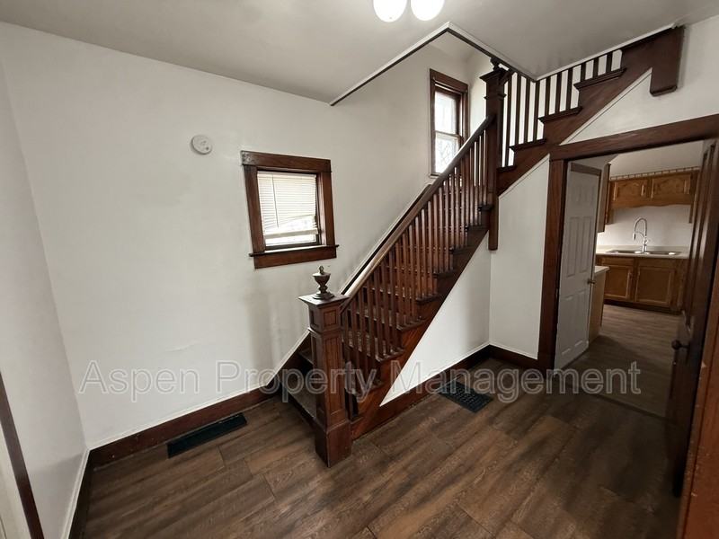 824 Harrison Ave - Photo 6 of 11