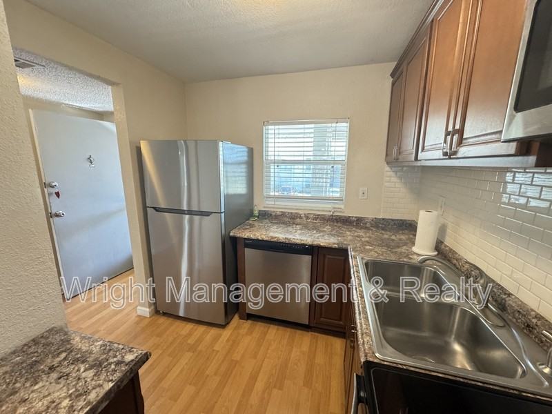 2625 State St - Photo 3 of 17