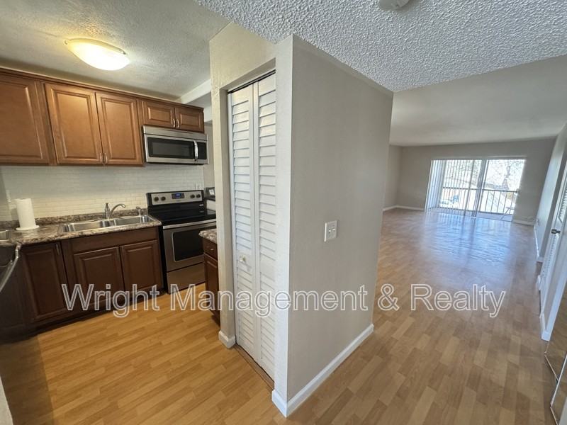 2625 State St - Photo 4 of 17