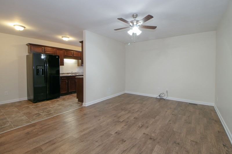 505 505 #E - Photo 2 of 28