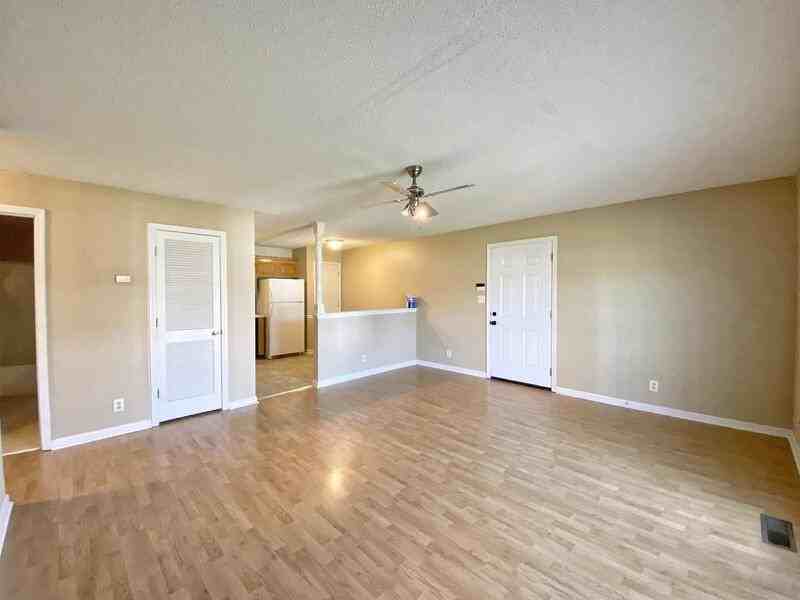 378 378 #C - Photo 4 of 14