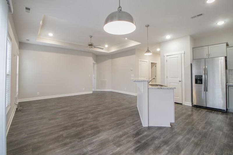 647 301 #B - Photo 4 of 25