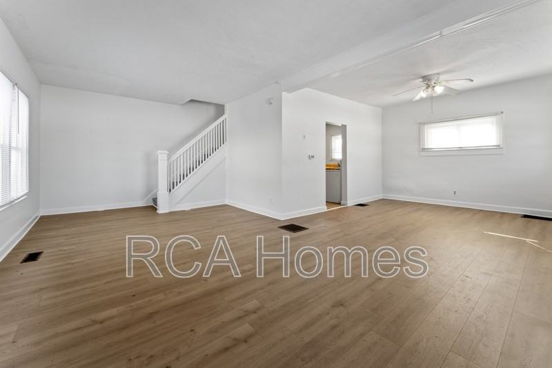 601 N Sherman Dr - Photo 2 of 12