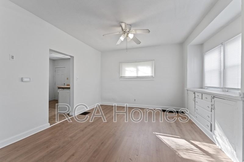 601 N Sherman Dr - Photo 7 of 12