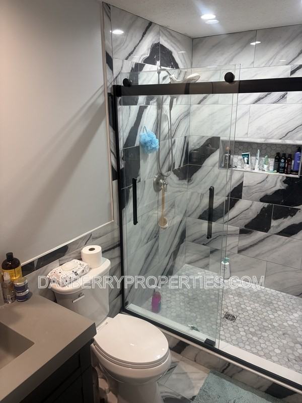 6127 Sunrise Cir - Photo 5 of 17