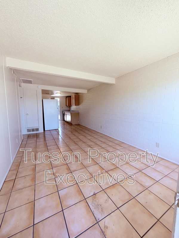 3131 N Treat Ave - Photo 3 of 13