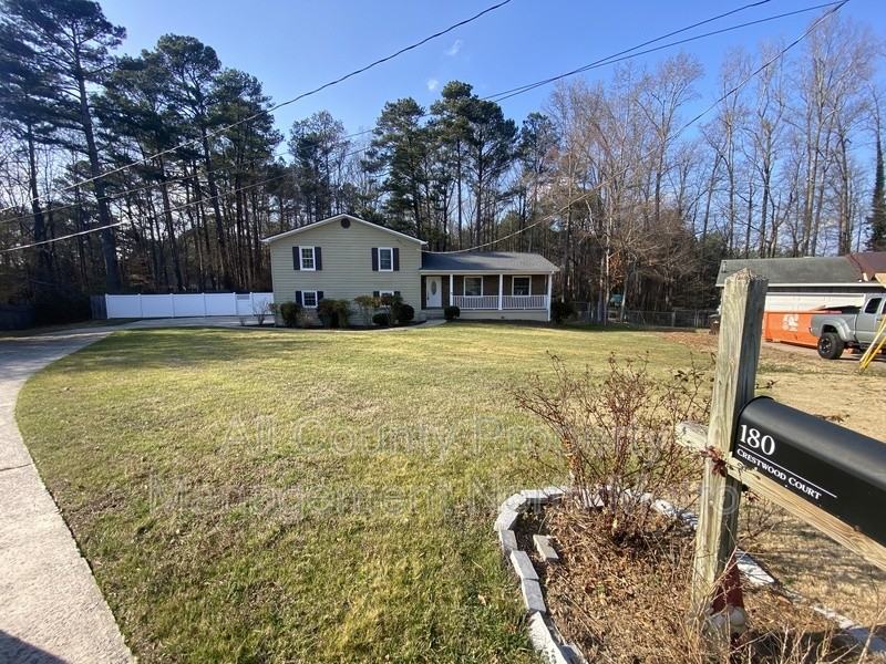 180 Crestwood Ct - Photo 4 of 35