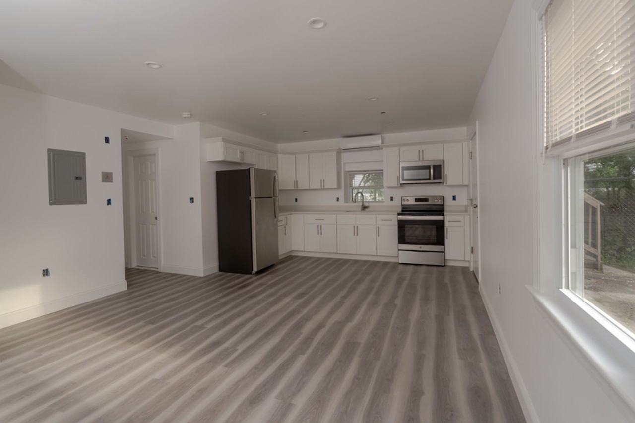 11 Park St - Photo 5 of 18