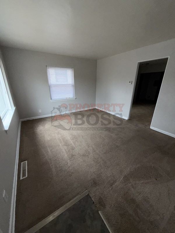 816 E 35th Ct - Photo 2 of 11